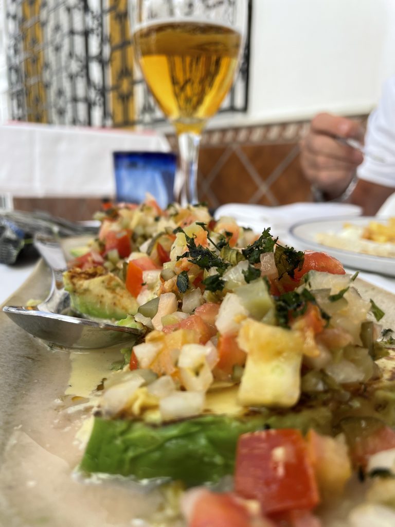 Estepona avokádó saláta