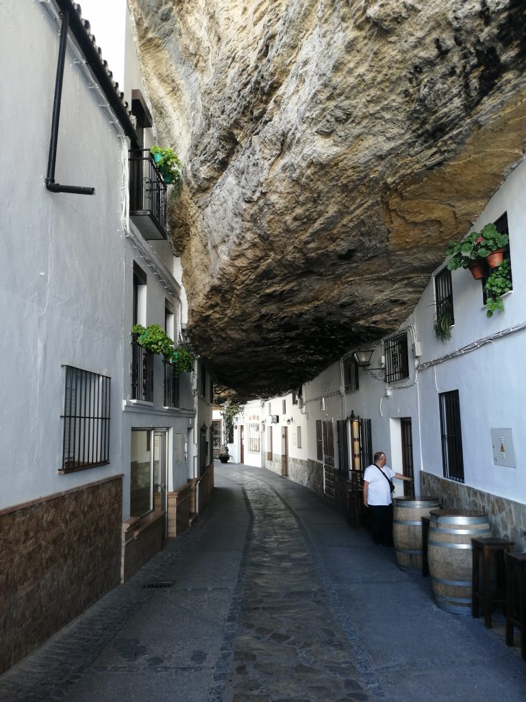 Setenil de las Bodegas - A sziklák alatt